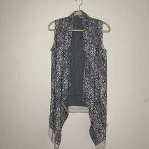 Sleeveless cardigan